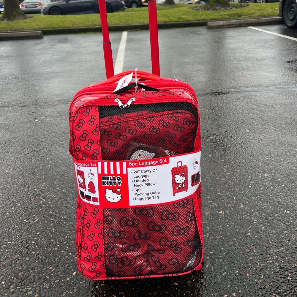 HELLO KITTY 6PC TRAVEL SUITCASE